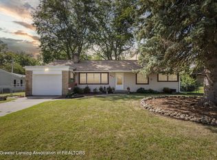 927 Dryer Farm Rd, Lansing, MI 48917