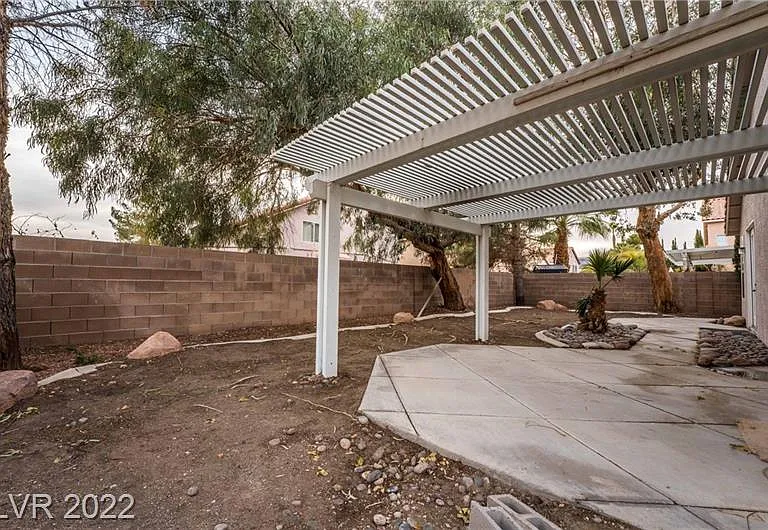 8043 Shadowvale Dr — Photo 26