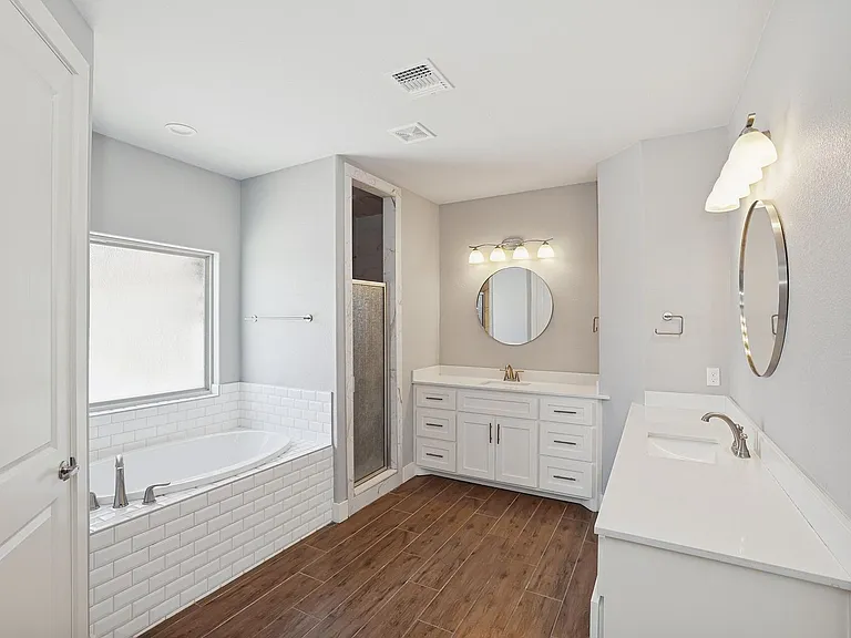9240 Highland Springs Dr — Photo 15