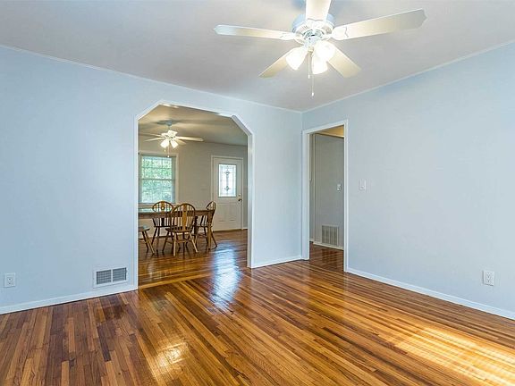 5th image of 329 Ocean Ave