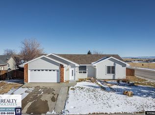 5301 Pawnee Cir, Bar Nunn, WY 82601