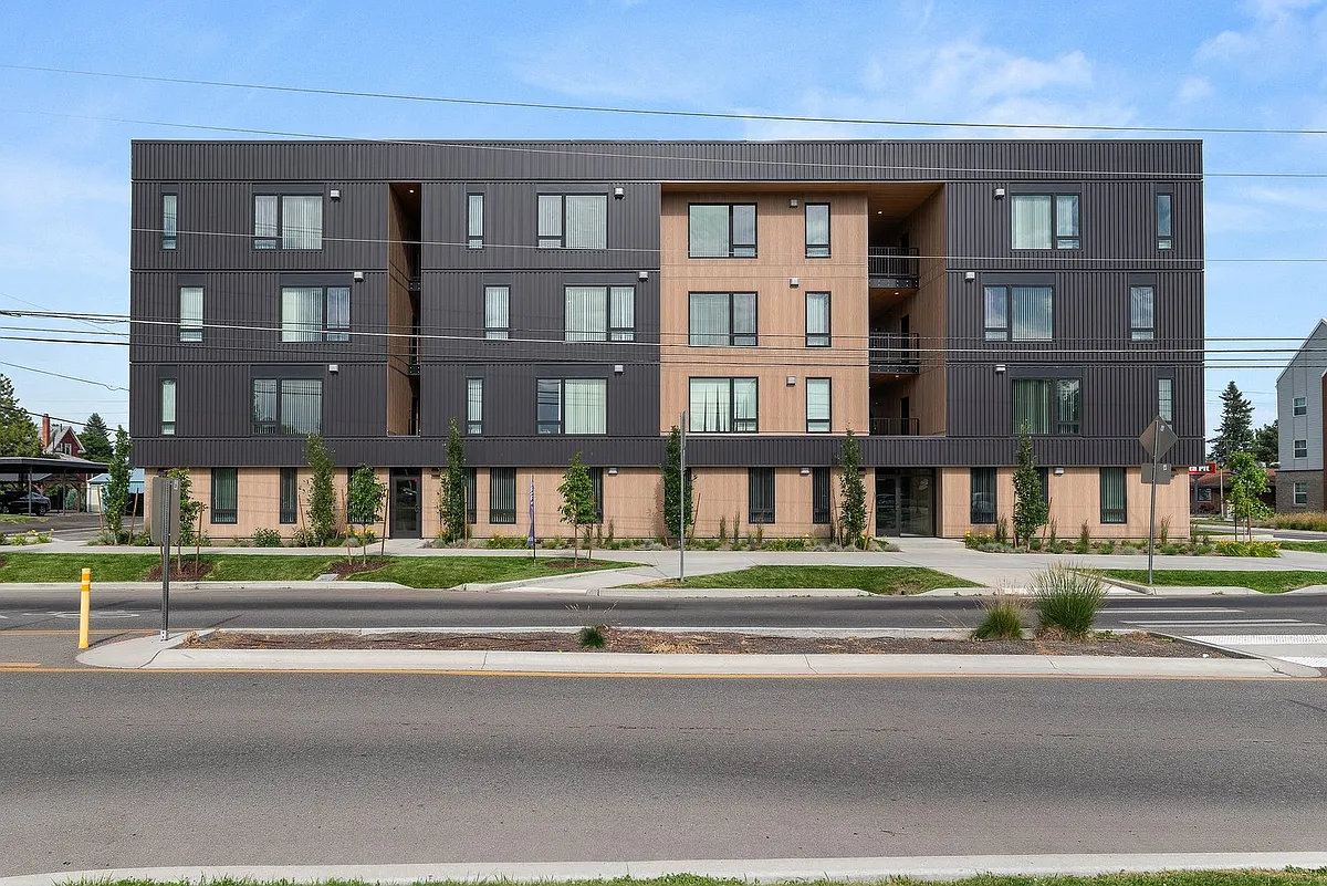 Building Photo - 803 E Sharp Ave #C1