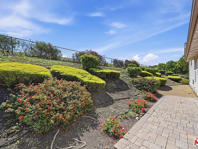 30429 Morning View Dr — Photo 35