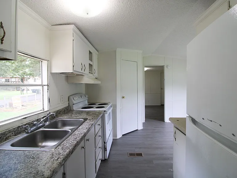 65 Cameron Cir — Photo 6