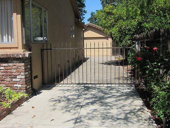 3rd image of 1517 Fallbrook St