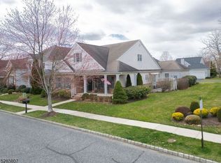 8 Merlin Dr, Washington, NJ 07882