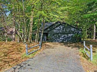5 Featherfoil Way, Malta, NY 12020