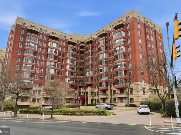 2400 Clarendon Blvd APT 711, Arlington, VA 22201
