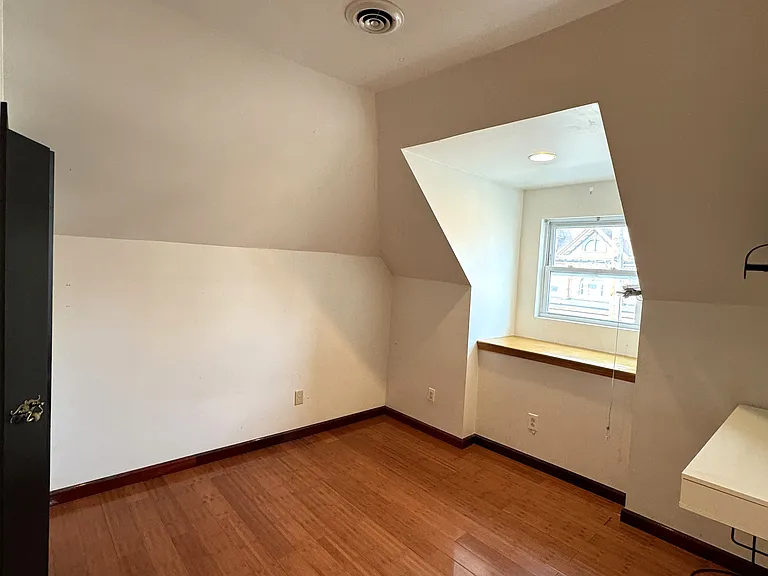 125 Stratford Ave #4 — Photo 11