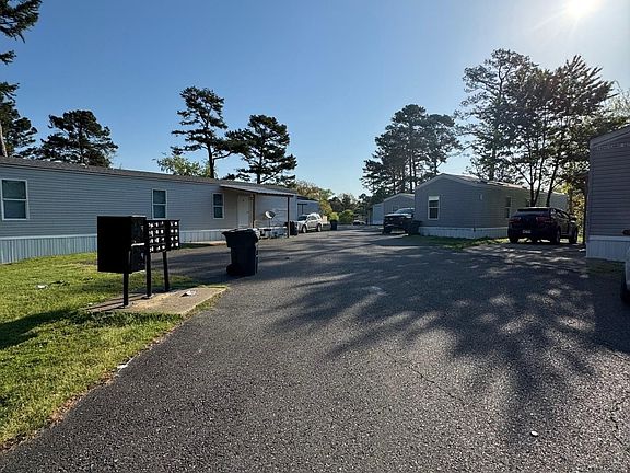 2nd image of 100 Springwood Rd