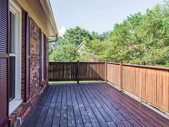2nd image of 27 Parke Dr
