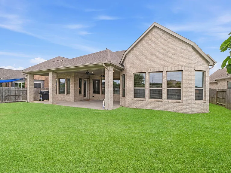 21723 Albertine Dr — Photo 35
