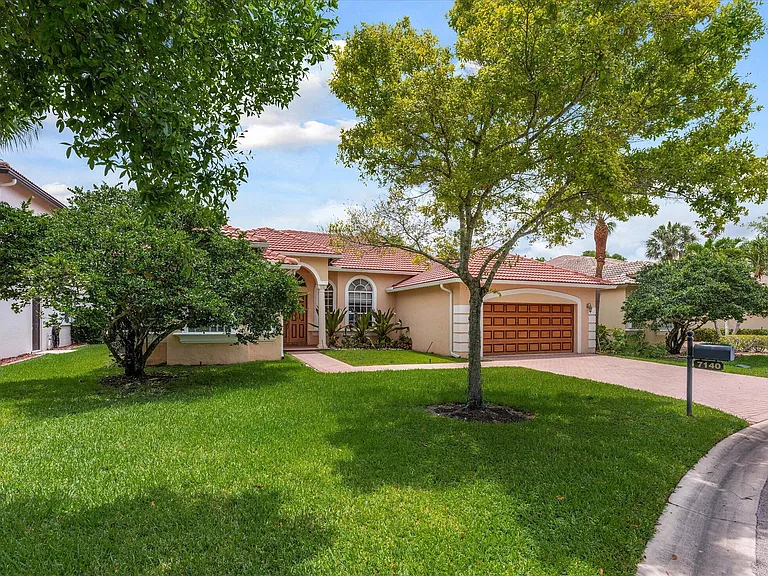 7140 Pinecreek Way — Photo 4