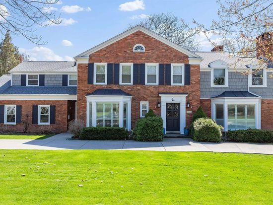 71 N Deeplands Rd, Grosse Pointe Shores, MI 48236
