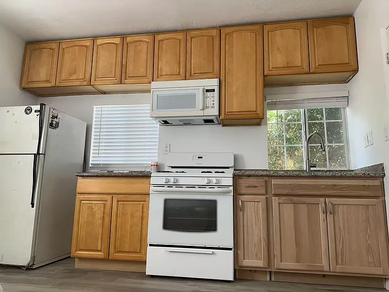 4103 Lindsey Ave — Photo 4
