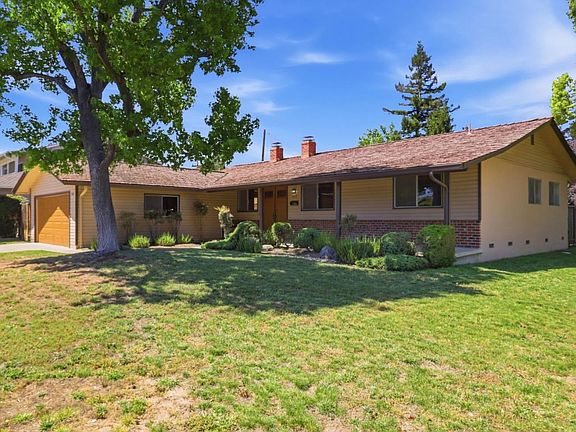 5th image of 807 Cathedral Dr