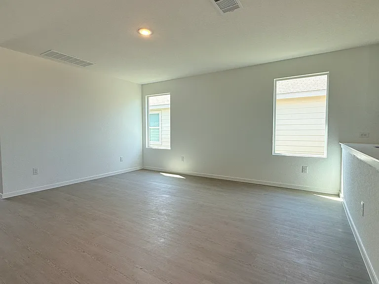 3195 Dispatch Dr — Photo 9