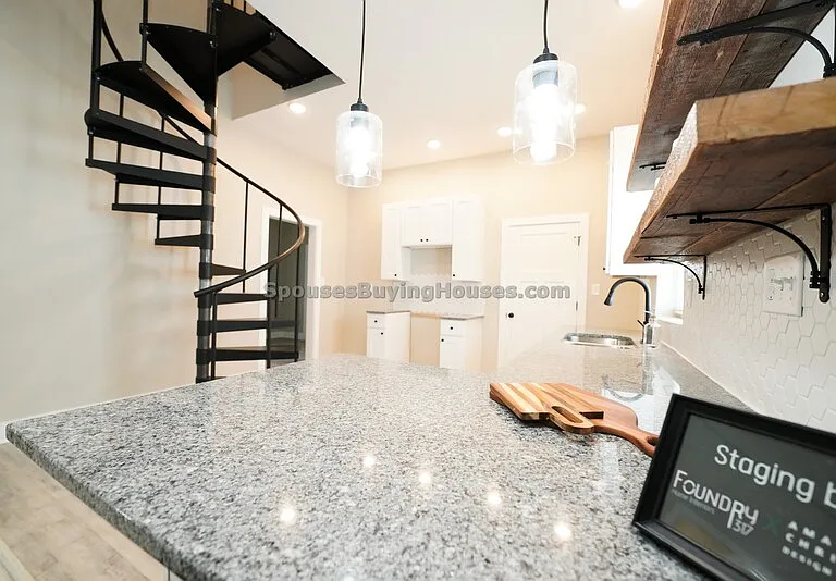 2105 Lexington Ave — Photo 6