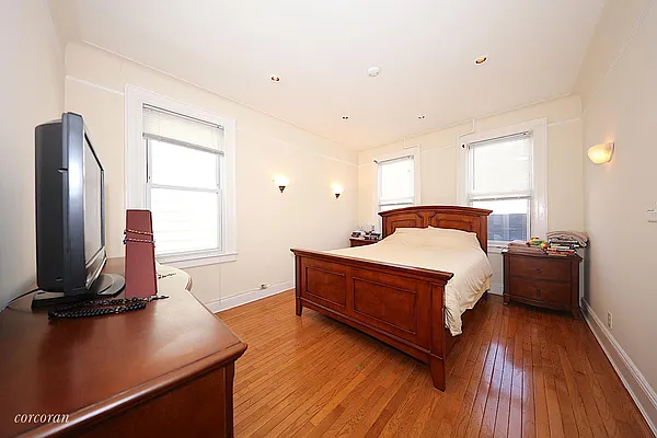 Rented by Corcoran | media 18