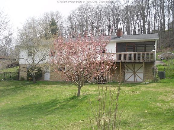 2nd image of 1805 Oakwood Dr