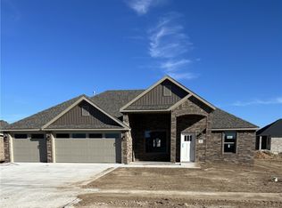 661 Blunt Ave, Prairie Grove, AR 72753