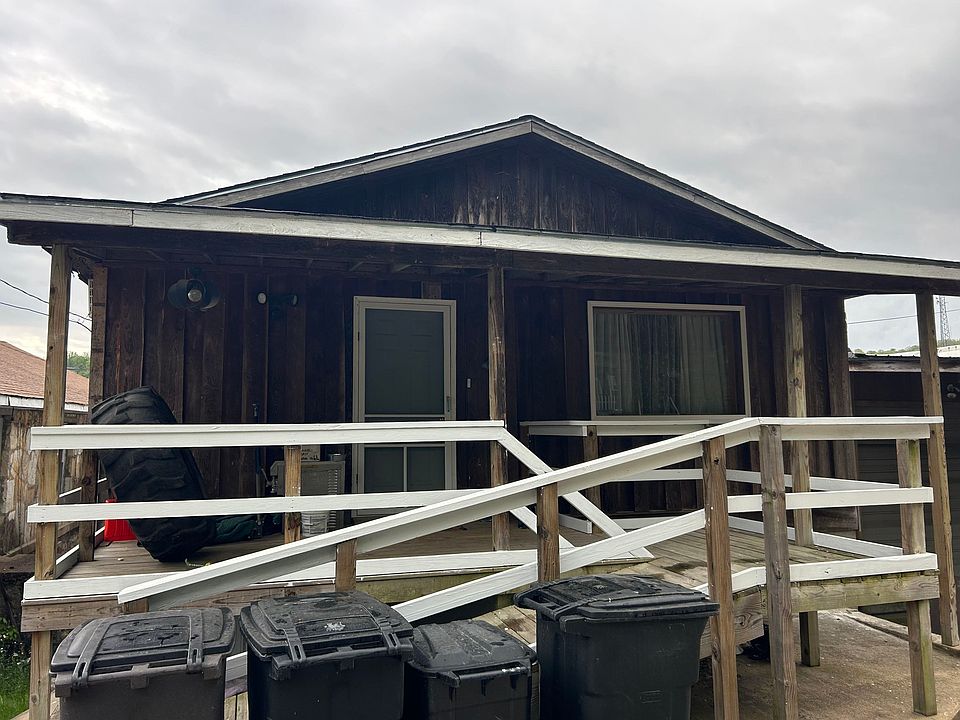 1st image of 214 E Main St