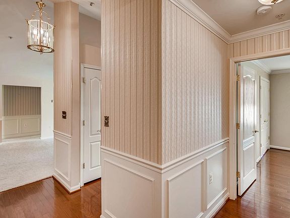 5th image of 1410 Bonnett Pl #227