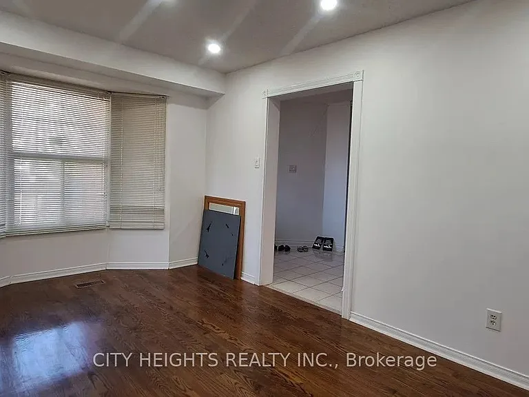 120 Littles Rd — Photo 5