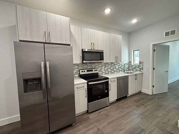 2nd image of 2252 N Delhi St #B