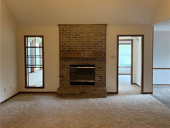 2nd image of 2810 Arroyo Ct N