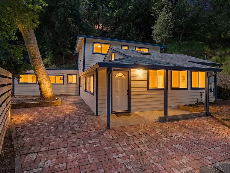 2836 Kilkare Rd — Photo 1