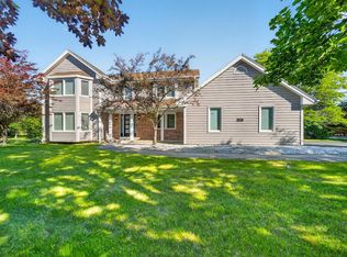 12623 N Meadow Cir E, Mequon, WI 53092