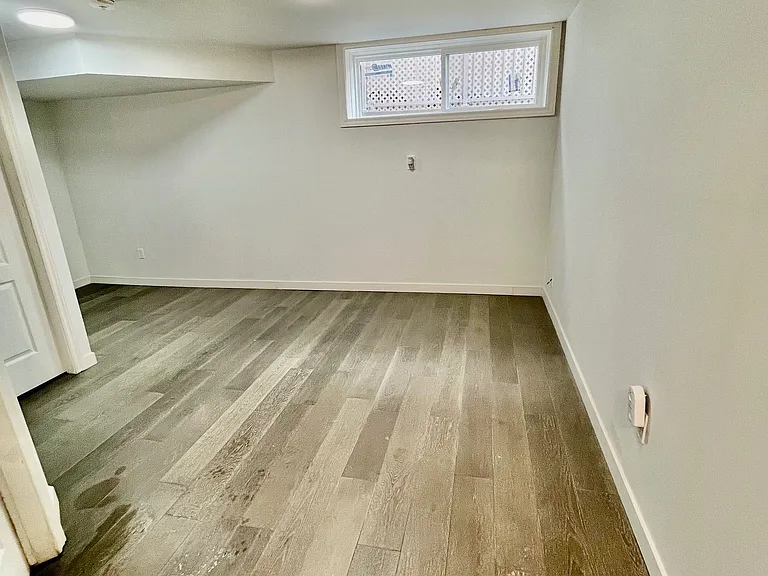 5 King William Cres #BASEMENT — Photo 9