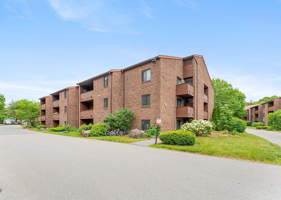 1st image of 15 Davis Rd APT B1