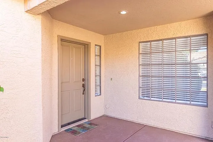 1326 W Clear Spring Dr — Photo 2