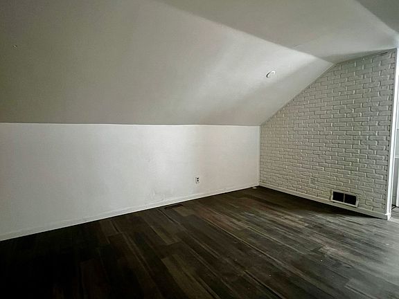 4th image of 113 Bay Ave APT 5