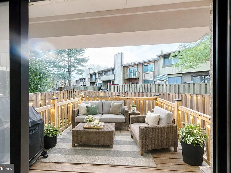 18428 Point Seneca Pl — Photo 14
