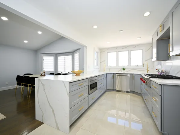 320 Whitman Drive image 13 of 27