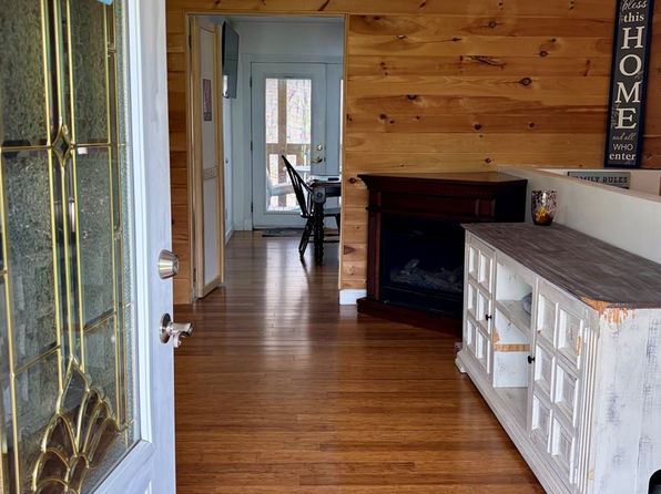 151 Hooper Ave, Crab Orchard, WV 25827
