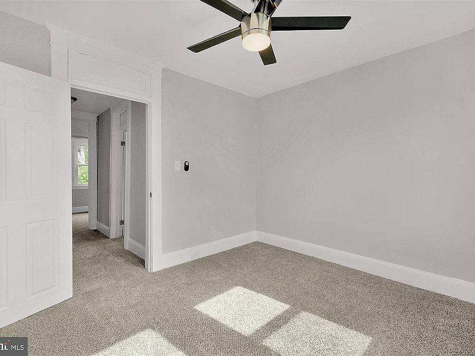 1st image of 5924 Glenoak Ave