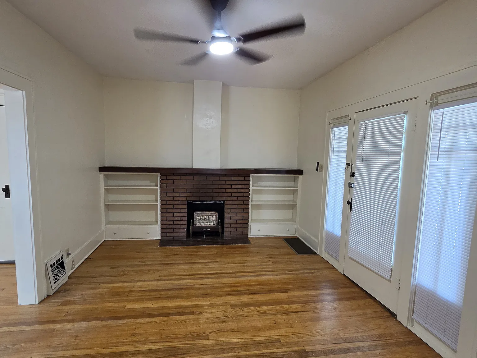 2 bed, 1058 sqft, $1,195 — Photo 4