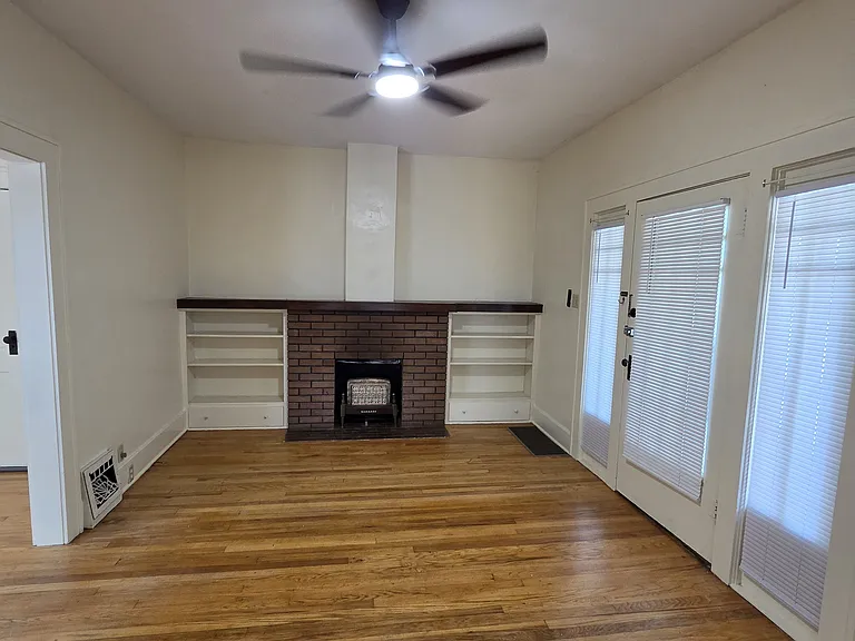 807 W Franklin St #807 — Photo 4