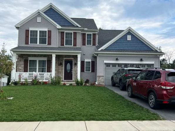 112 S Mountain Dr, Carlisle, PA 17013