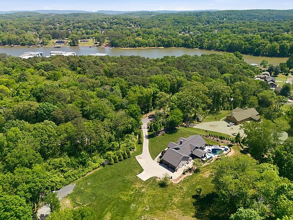 3rd image of 9265 N Hickory Valley Rd
