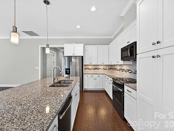 5th image of 249 Stone Mountain Way