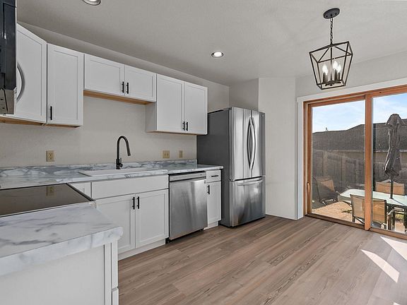 5th image of 2457 Blake Ct