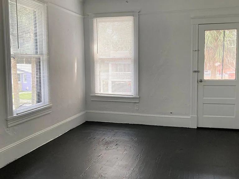 136 King St #B — Photo 11