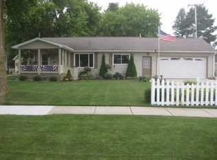 108 Renshar Dr, Auburn, MI 48611