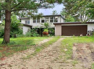 2601-2 Easton Ave, Waverly, IA 50677