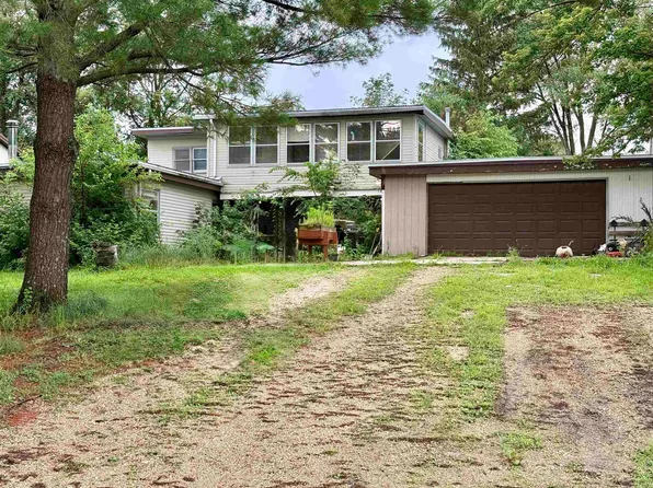 2601-2 Easton Ave, Waverly, IA 50677